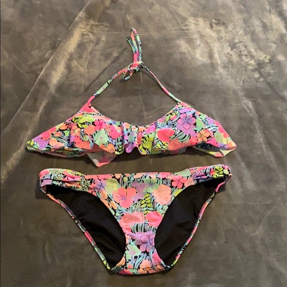 Victoria's Secret Other - Floral ruffled top bikini set by Victoria’s Secret
